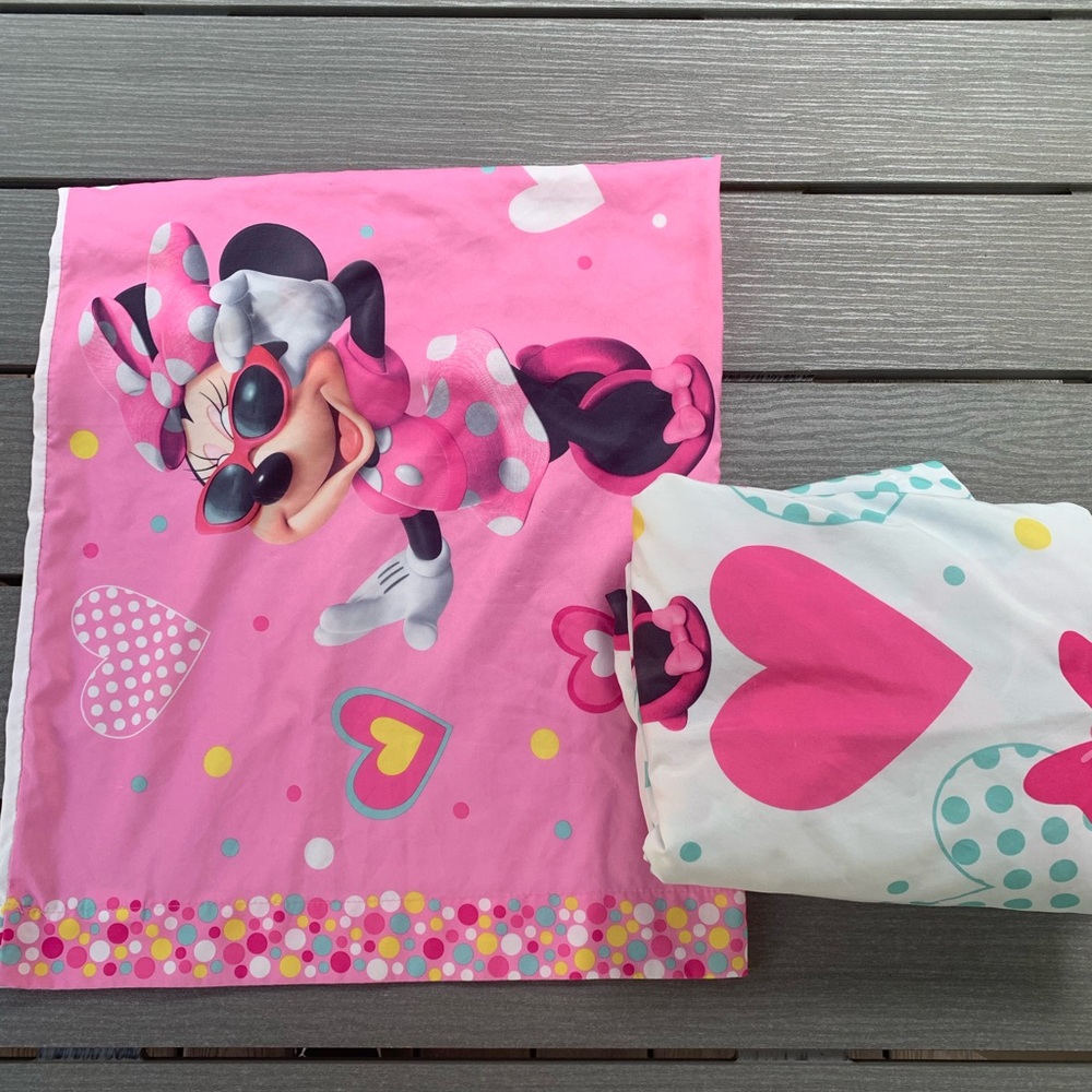 Minnie Mouse Twin Sheet Set 🎀 - Picture 2 of 3